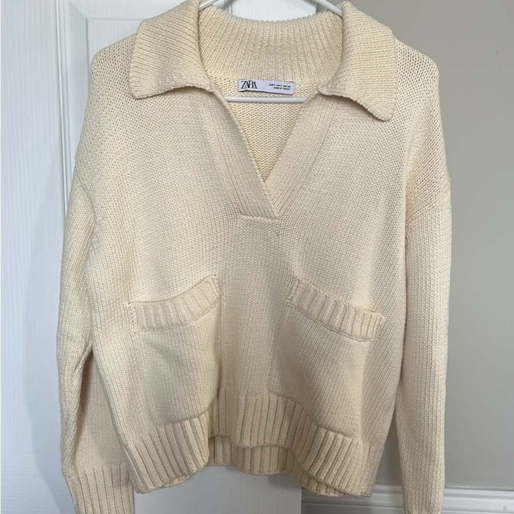 Zara Women's Cream V-Neck Sweater